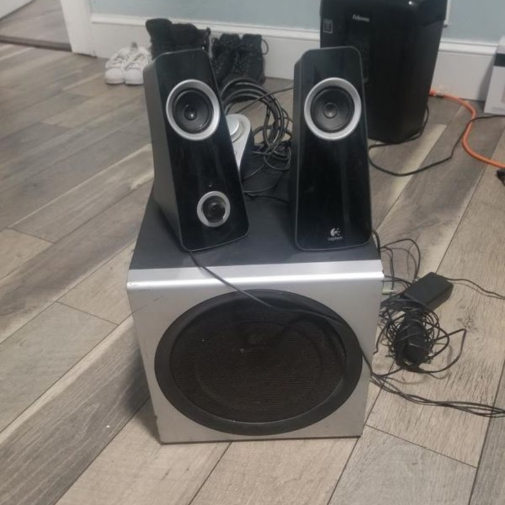 Logitech - Picture 2 of 2